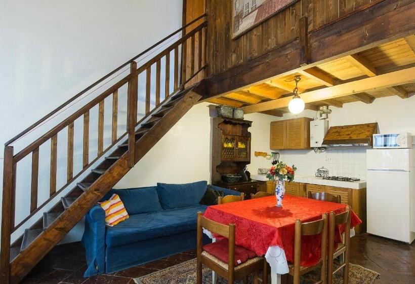 דירת שלושה חדרים, Antica Corte Milanese