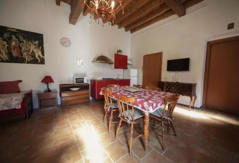 استودیوی استاندارد, Antica Corte Milanese