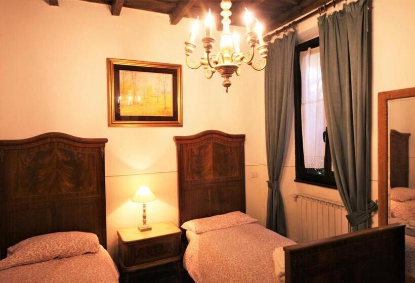 דירת שלושה חדרים, Antica Corte Milanese