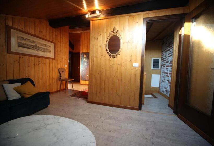 דירת 5 חדרי שינה, Antica Corte Milanese