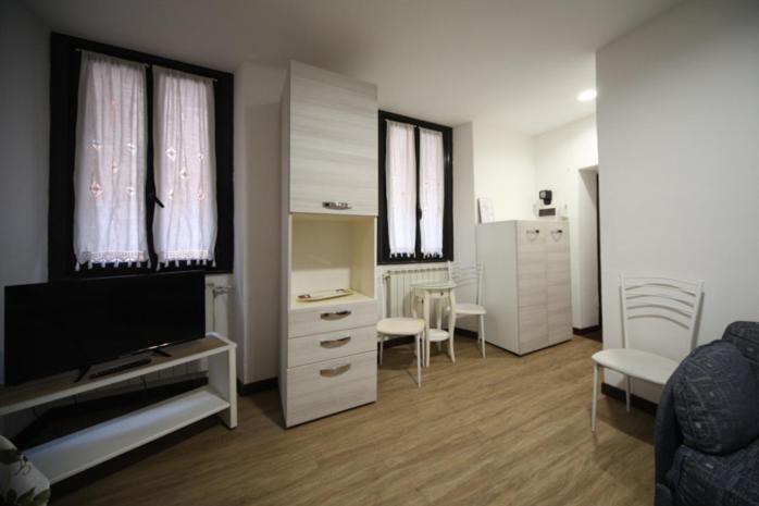 דירת חדר, Antica Corte Milanese