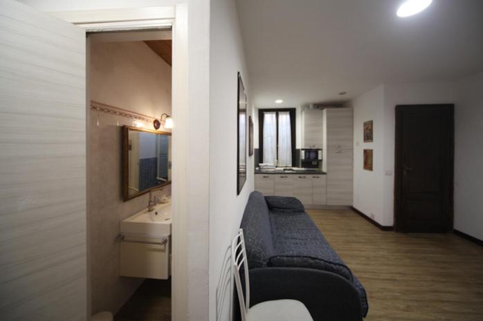 דירת חדר, Antica Corte Milanese