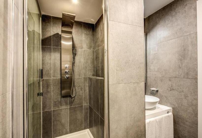 اتاق لوکس سه تخته, Four Rivers Suites