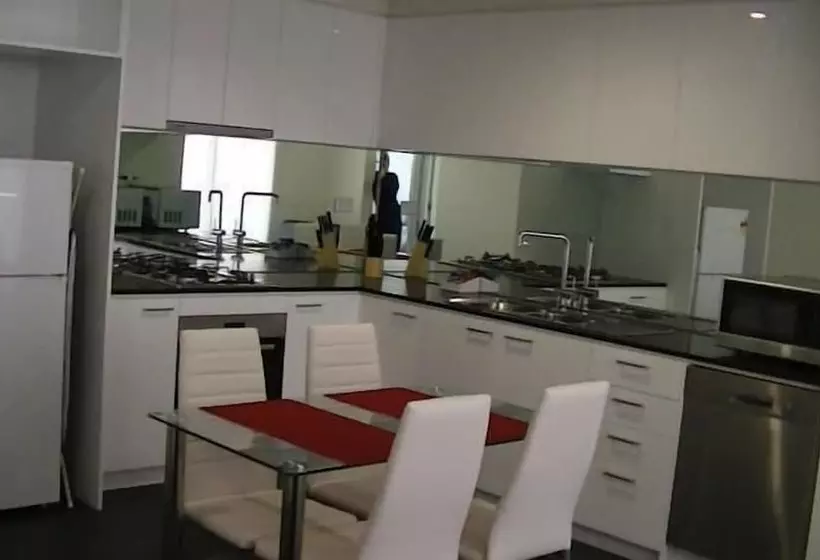 ２ベッドルームアパートメント, Essendon Apartments
