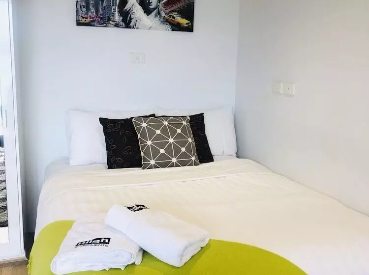 １ベッドルームアパートメント, Hiigh Apartments