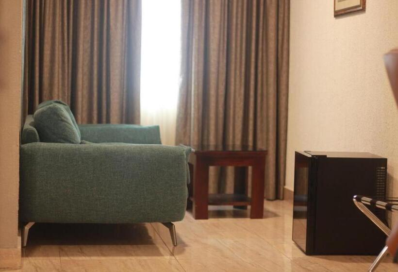 חדר סטנדרט, Airport View