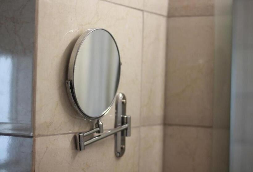 חדר סטנדרט, Airport View