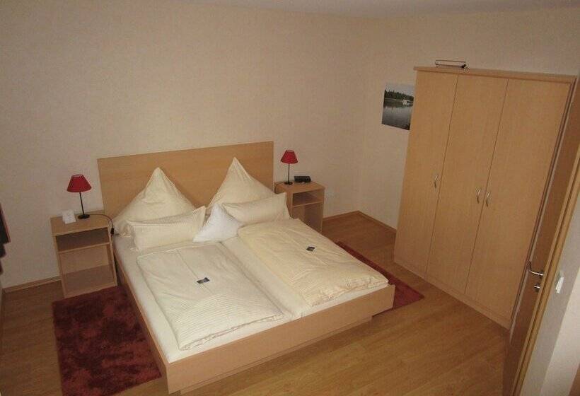 جناح جونيور, Bernsteinsee