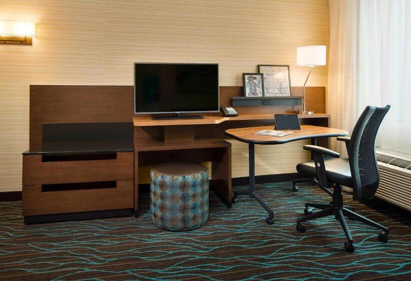 חדר סטנדרט עם מיטת קינג, Fairfield Inn & Suites By Marriott Calgary Downtown