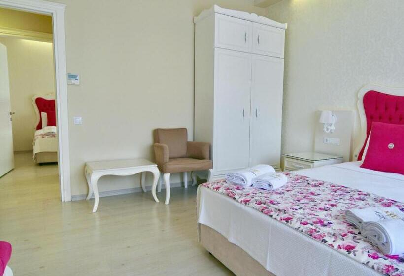 Семейный Номер Совместный Санузел, Göcek Naz