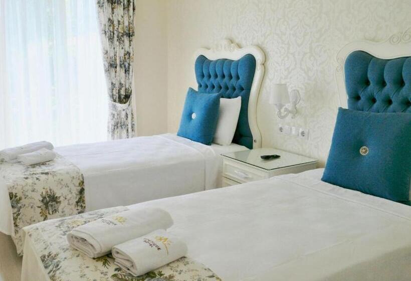 Семейный Номер Совместный Санузел, Göcek Naz