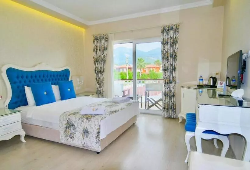 اتاق لوکس با تخت بزرگ, Göcek Naz