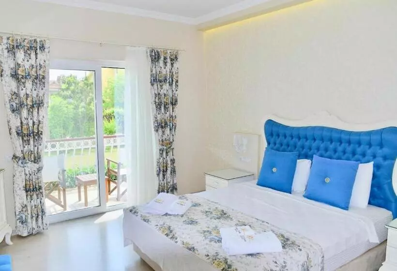 اتاق لوکس با تخت بزرگ, Göcek Naz