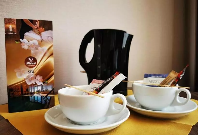 スタンダードルーム, Mistral Sport