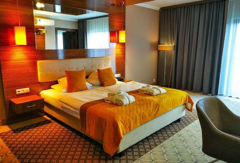 סוויטה, Mistral Sport