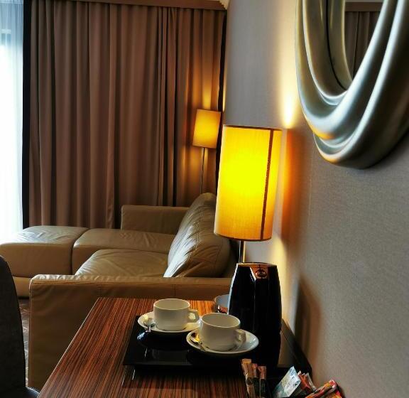 סוויטה, Mistral Sport