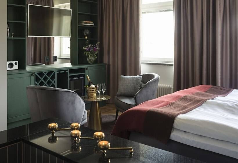 Полулюкс, Nasby Slott