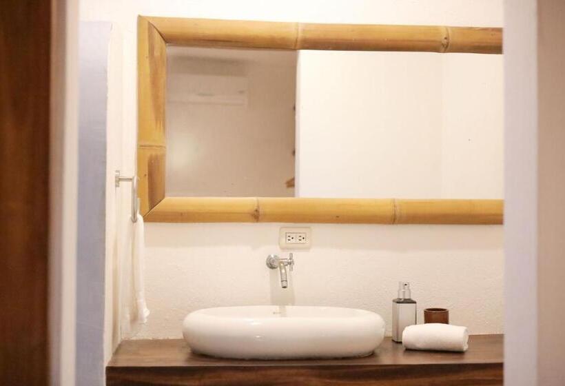 חדר סטנדרט עם מיטת קינג, Outsite Santa Teresa Playa