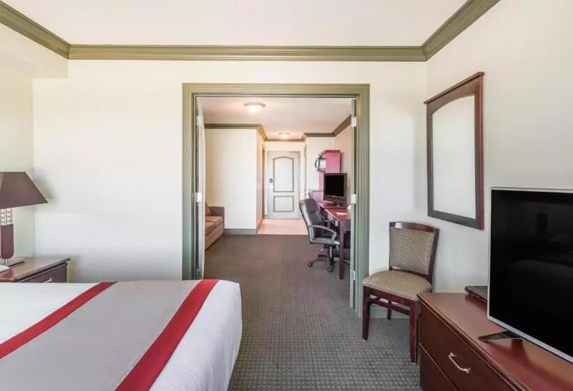スイート, Ramada By Wyndham Hinton