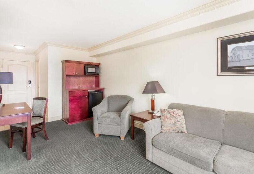 جناح سرير كينج, Ramada By Wyndham Hinton