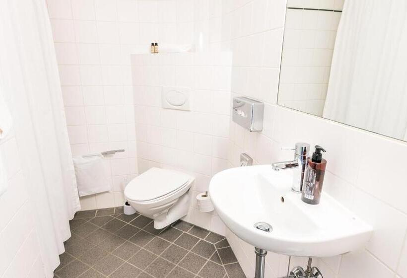 标准间, Sixtus Sinatur Hotel & Konference