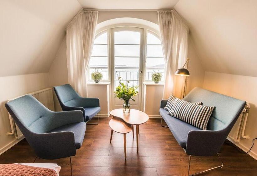 海景标准间带阳台, Sixtus Sinatur Hotel & Konference