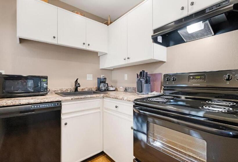 スイート, Sonora Aladdin Motor Inn