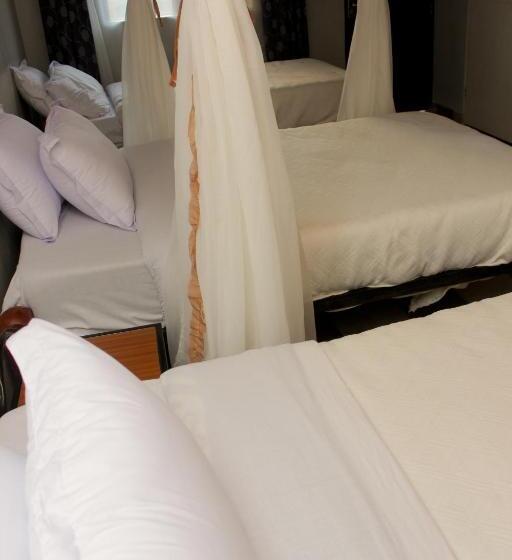 اتاق اجرایی سه نفره, Sweet Lake Resort