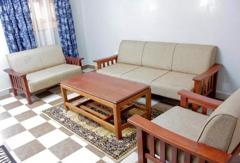 استودیو خانوادگی, Sweet Lake Resort