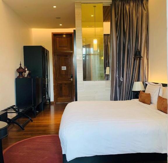 اتاق لوکس با تخت بزرگ, The Lake Garden Nay Pyi Taw Mgallery Collection