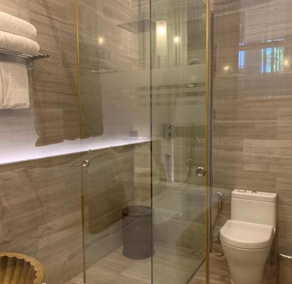 اتاق لوکس با چشم‌انداز دریاچه, The Lake Garden Nay Pyi Taw Mgallery Collection