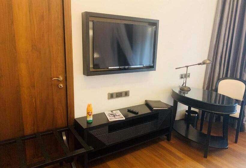 اتاق سوپریور با چشم‌انداز باغ, The Lake Garden Nay Pyi Taw Mgallery Collection