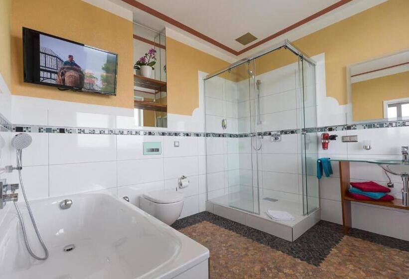 컴포트 룸, Weitblick Bielefeld