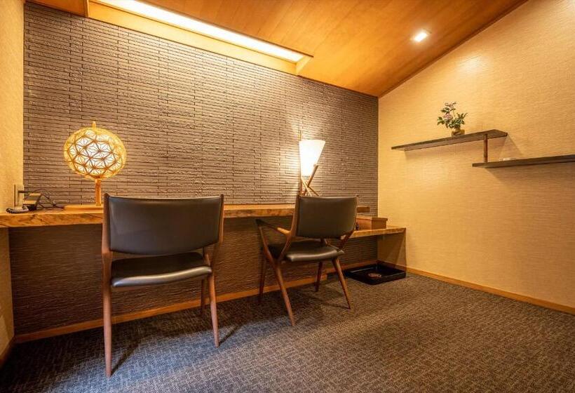 غرفة قياسية, Jinya Ryokan