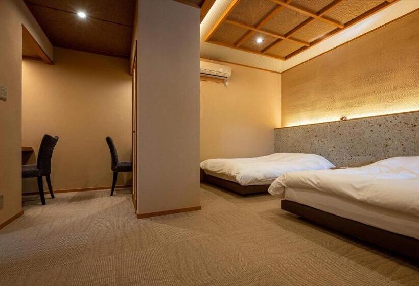 غرفة قياسية رباعية, Jinya Ryokan