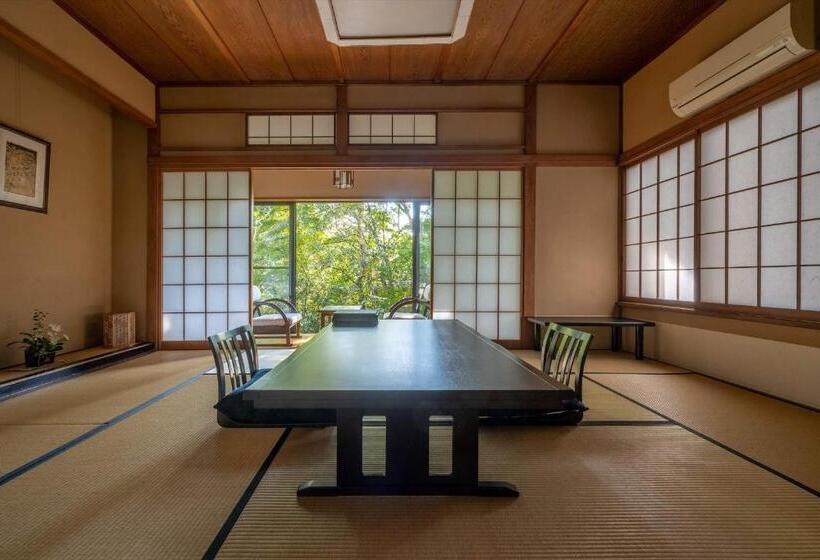غرفة قياسية رباعية, Jinya Ryokan
