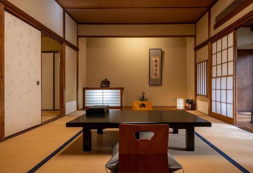 غرفة عائلية, Jinya Ryokan