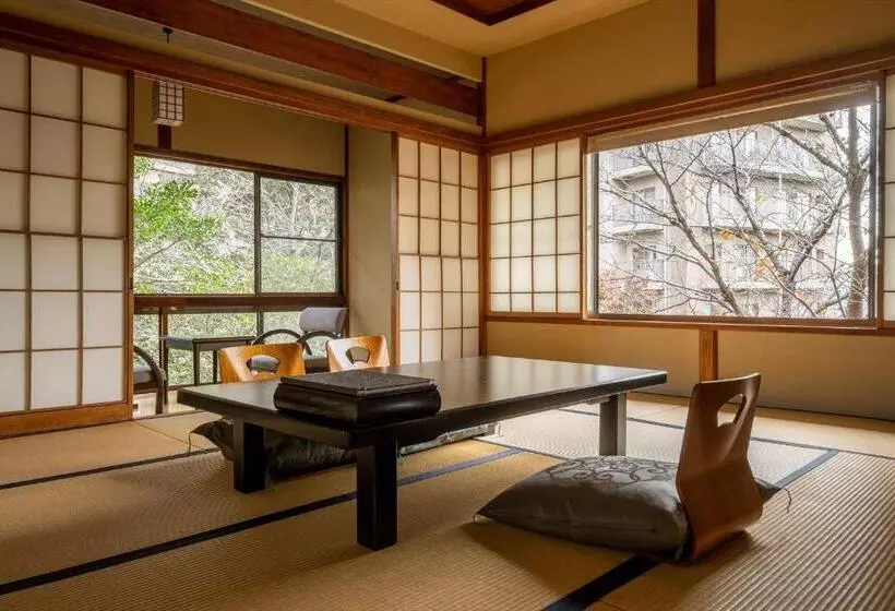 Perhehuone, Jinya Ryokan