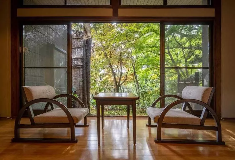 Standard Neljän Hengen Huone, Jinya Ryokan