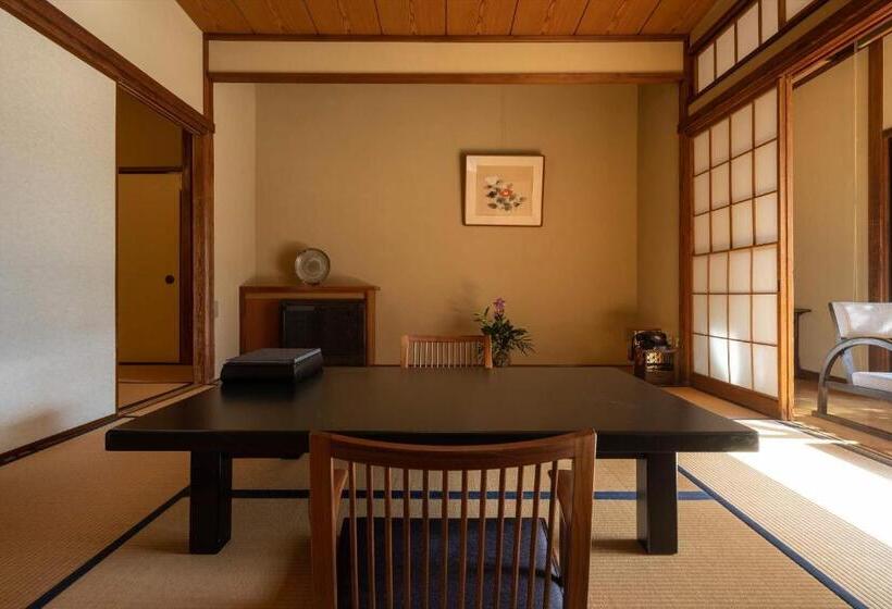 غرفة قياسية رباعية, Jinya Ryokan