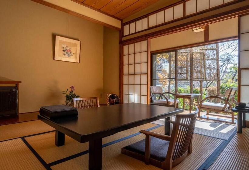 غرفة قياسية رباعية, Jinya Ryokan