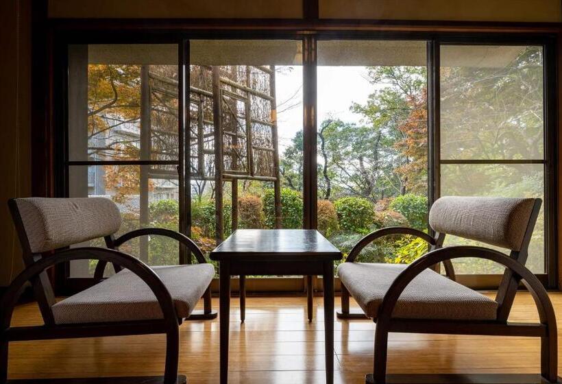 غرفة قياسية رباعية, Jinya Ryokan