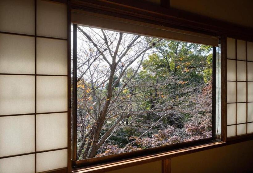 غرفة عائلية, Jinya Ryokan