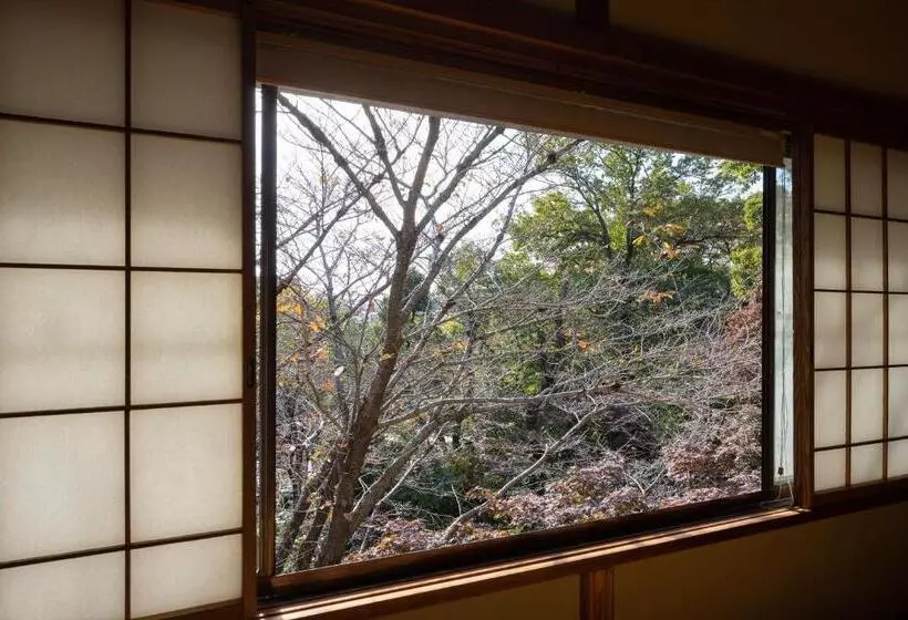 Perhehuone, Jinya Ryokan