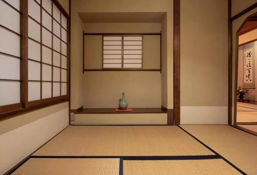Perhehuone, Jinya Ryokan