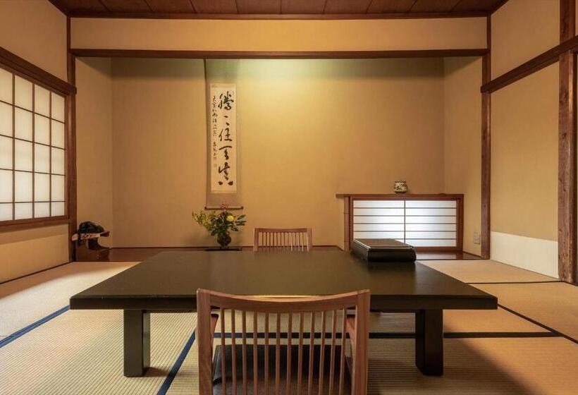 חדר משפחתי, Jinya Ryokan