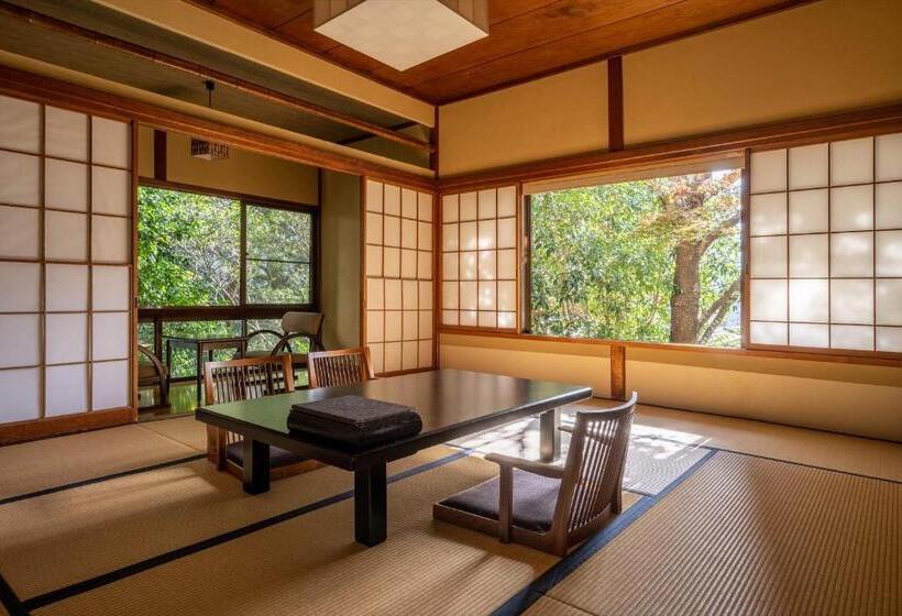 غرفة عائلية, Jinya Ryokan
