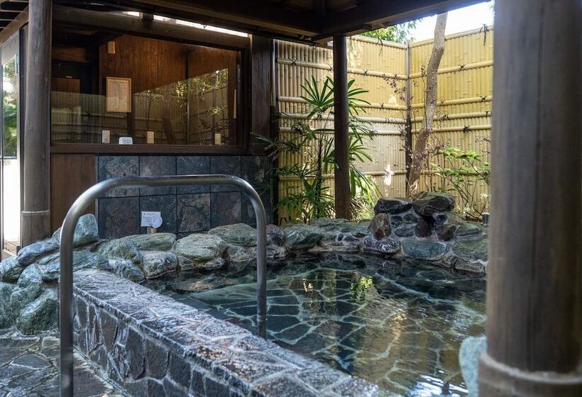 غرفة عائلية, Jinya Ryokan