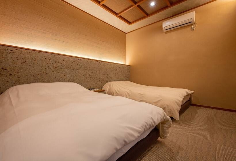 חדר סטנדרט לארבעה, Jinya Ryokan