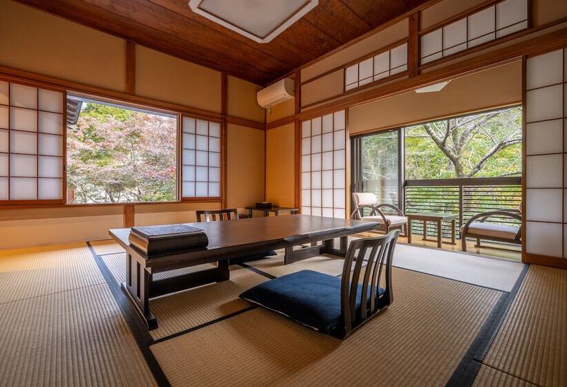 غرفة قياسية رباعية, Jinya Ryokan